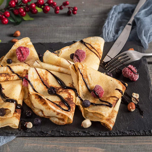 Savršeni tiganj za palačinke  Takodje uz njega ide I posuda I muckalica za palacinke